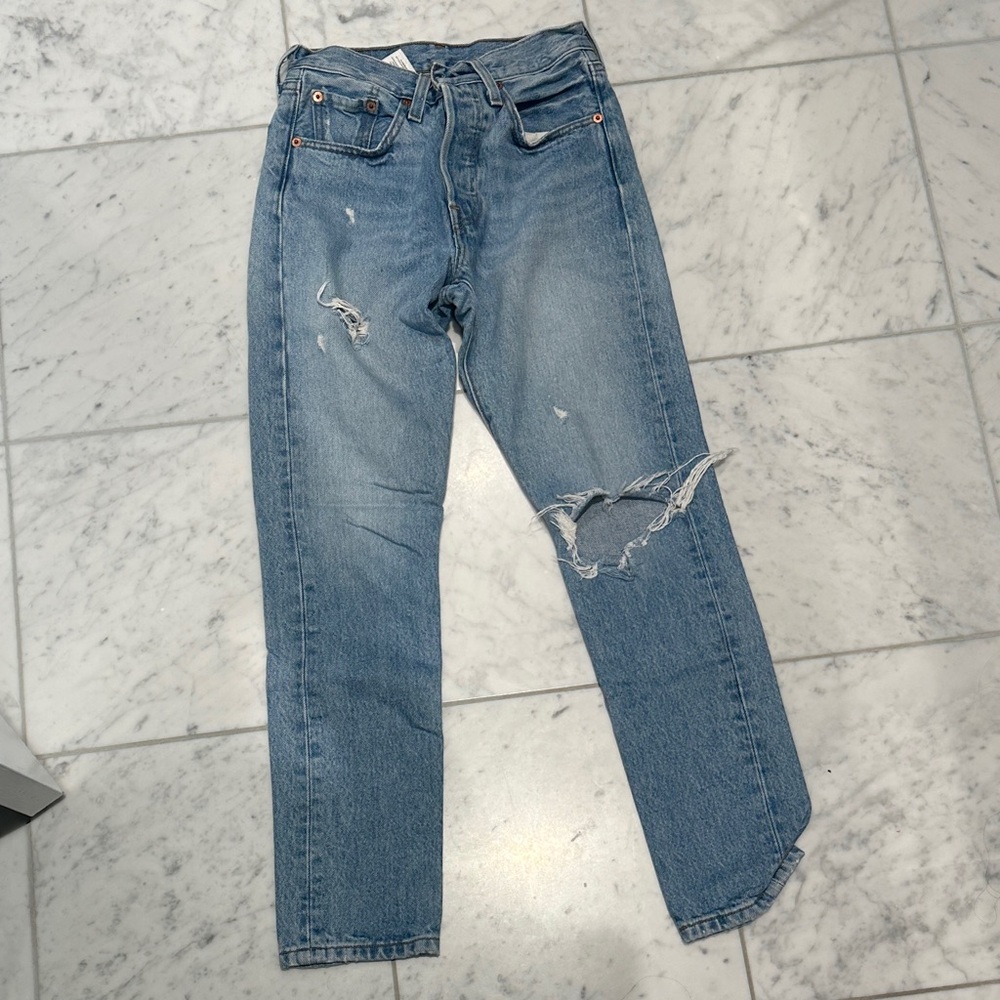 Levi 501. 24x28